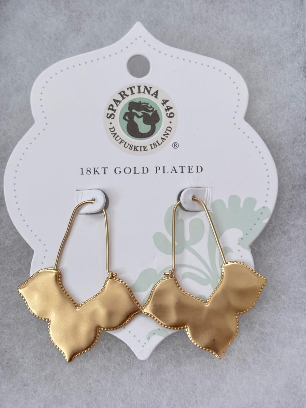 Spartina Richmond Hill Wire Hoop Gold Earrings NWT - Picture 3 of 5